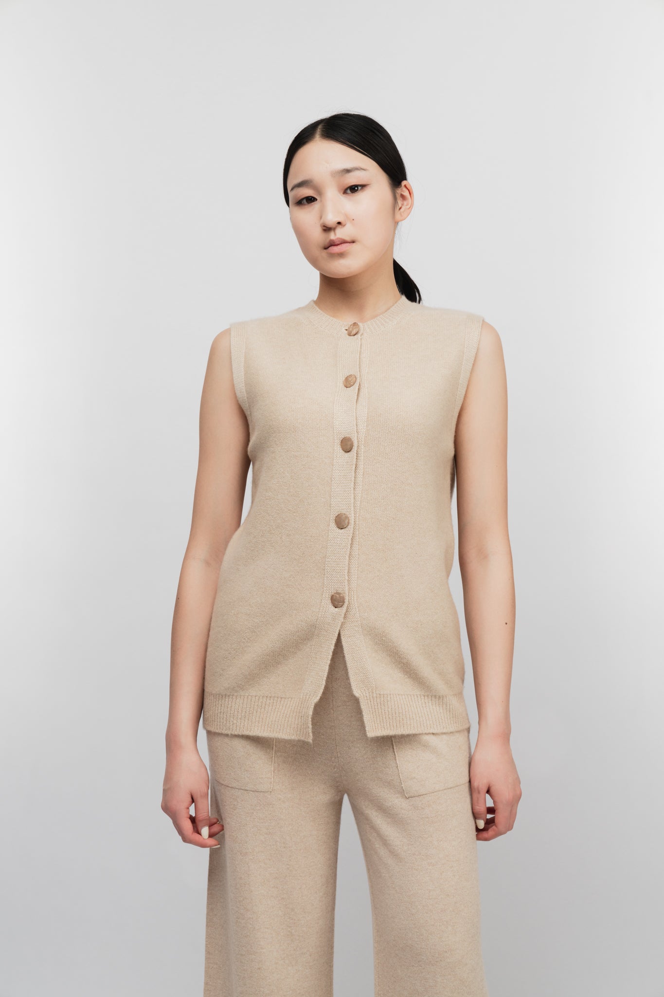 Cashmere vest
