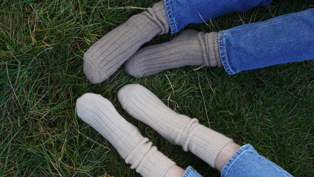 Cashmere Blanket + Gift Sleeping Socks