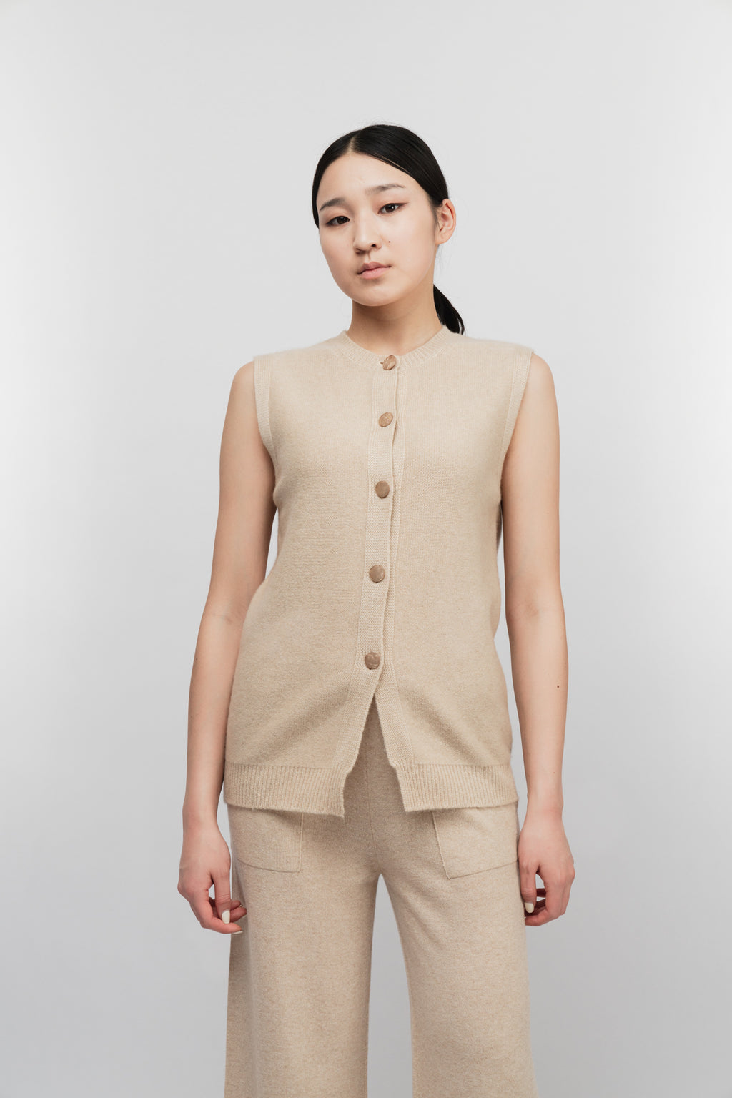 Cashmere vest