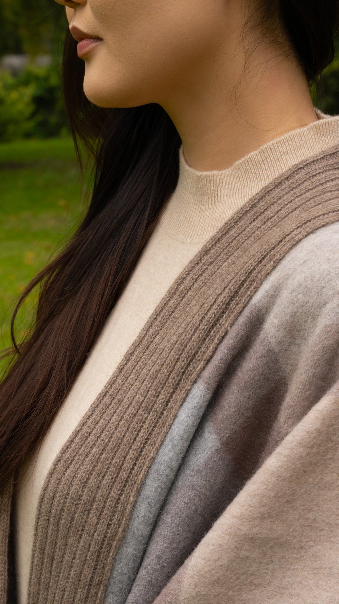 Undyed baby cashmere Poncho + Gift Sleeping Socks