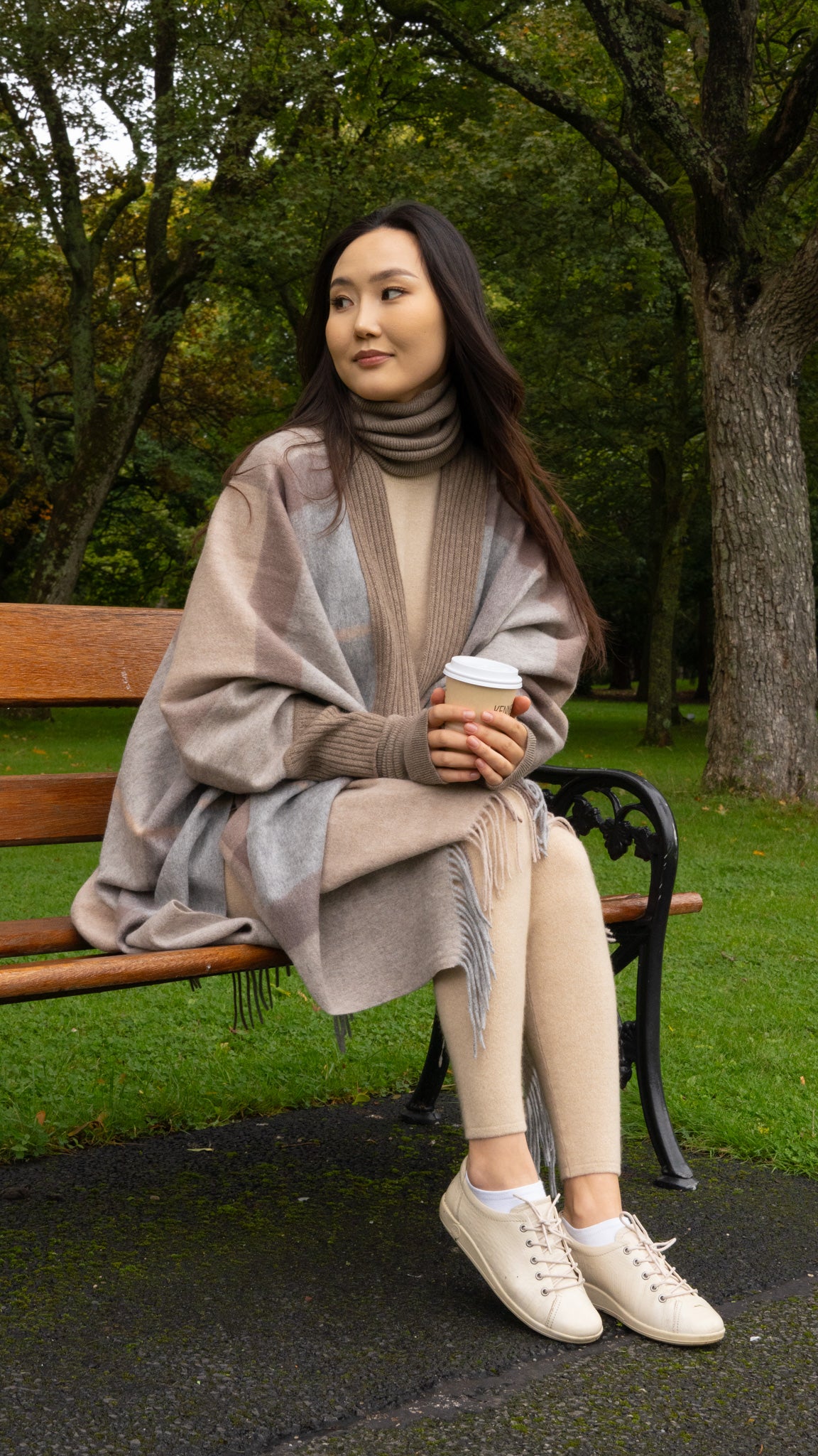 Undyed baby cashmere Poncho + Gift Sleeping Socks