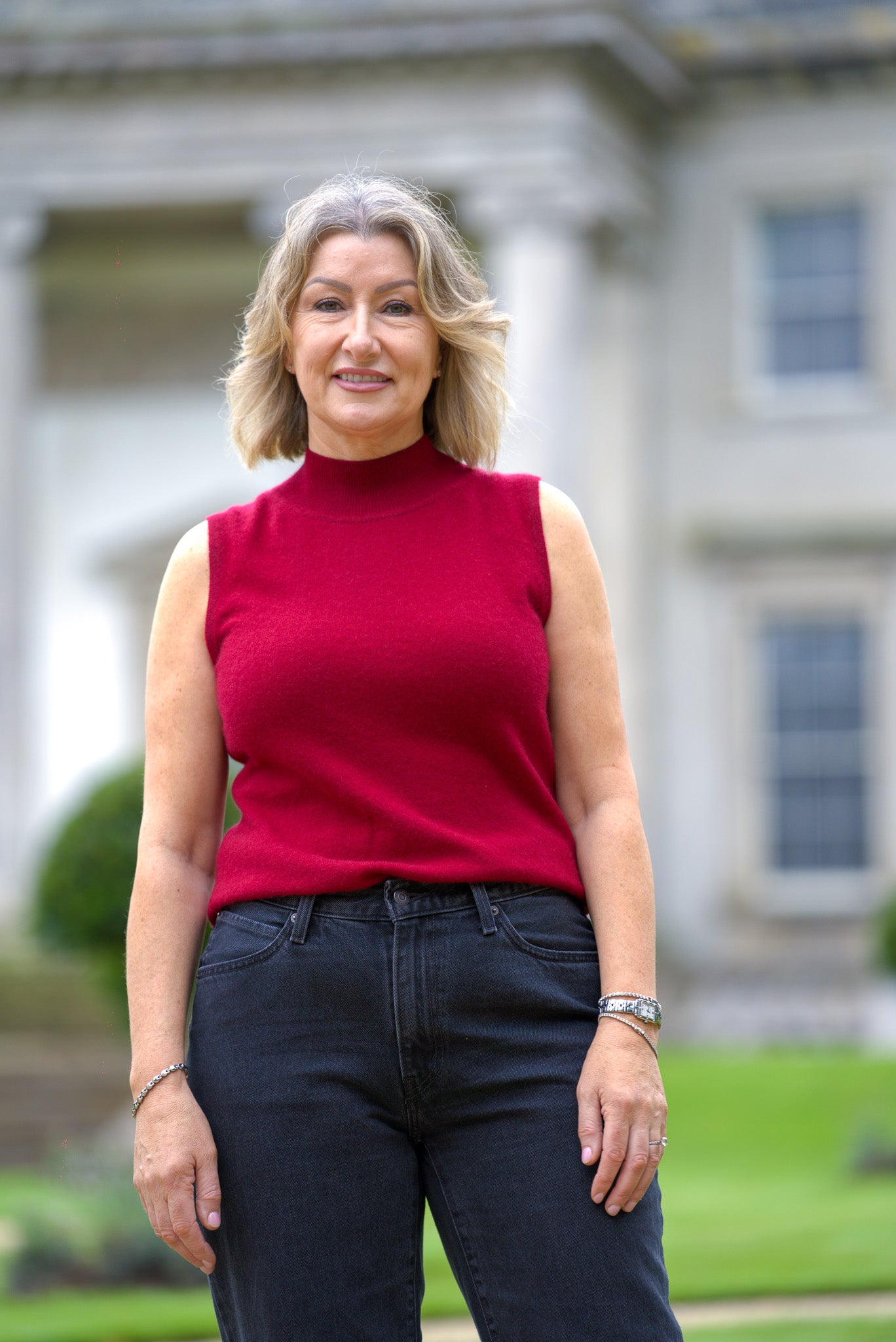 Sleeveless turtleneck