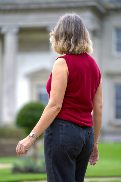 Sleeveless turtleneck